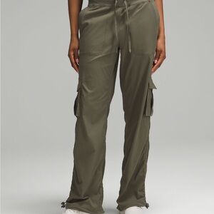W’s NWT Lululemon Dance Studio Relaxed-Fit Mid-Rise Cargo Pant, Size S